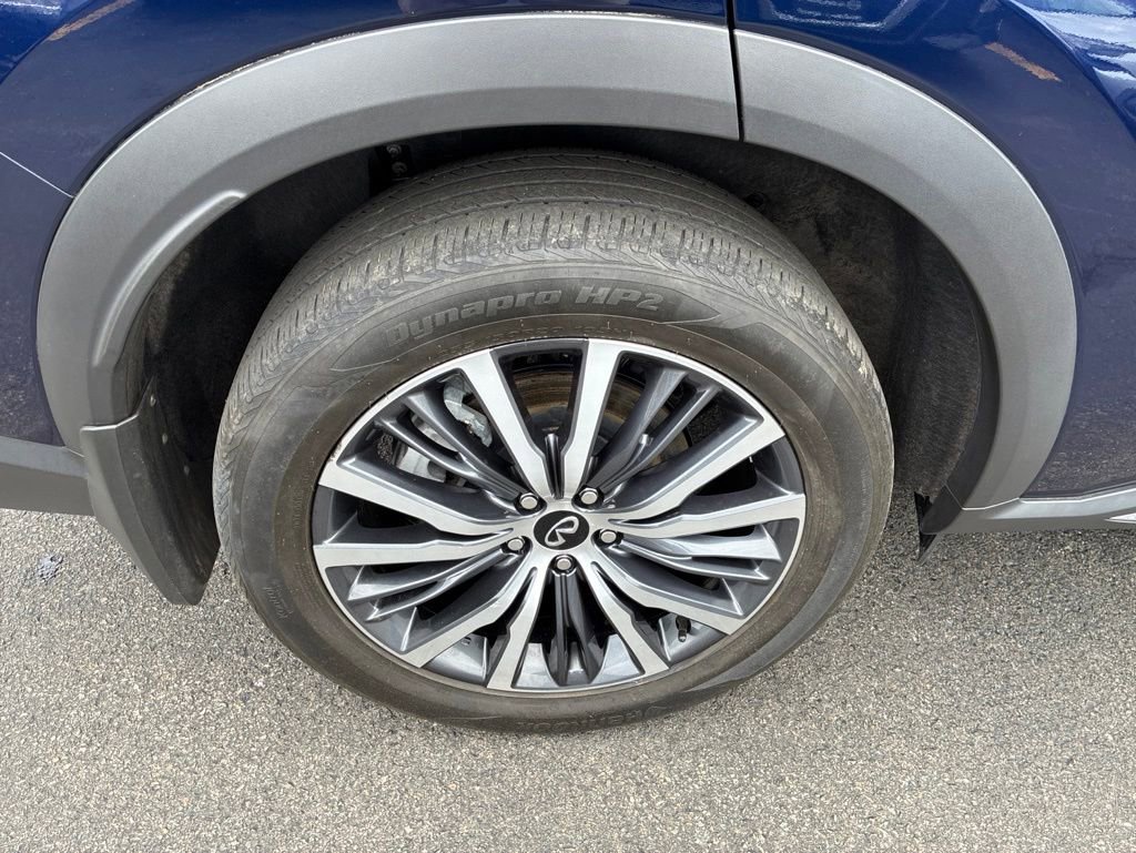 Used 2023 INFINITI QX60 Sensory w/ Vision Package AWD/4WD image 9