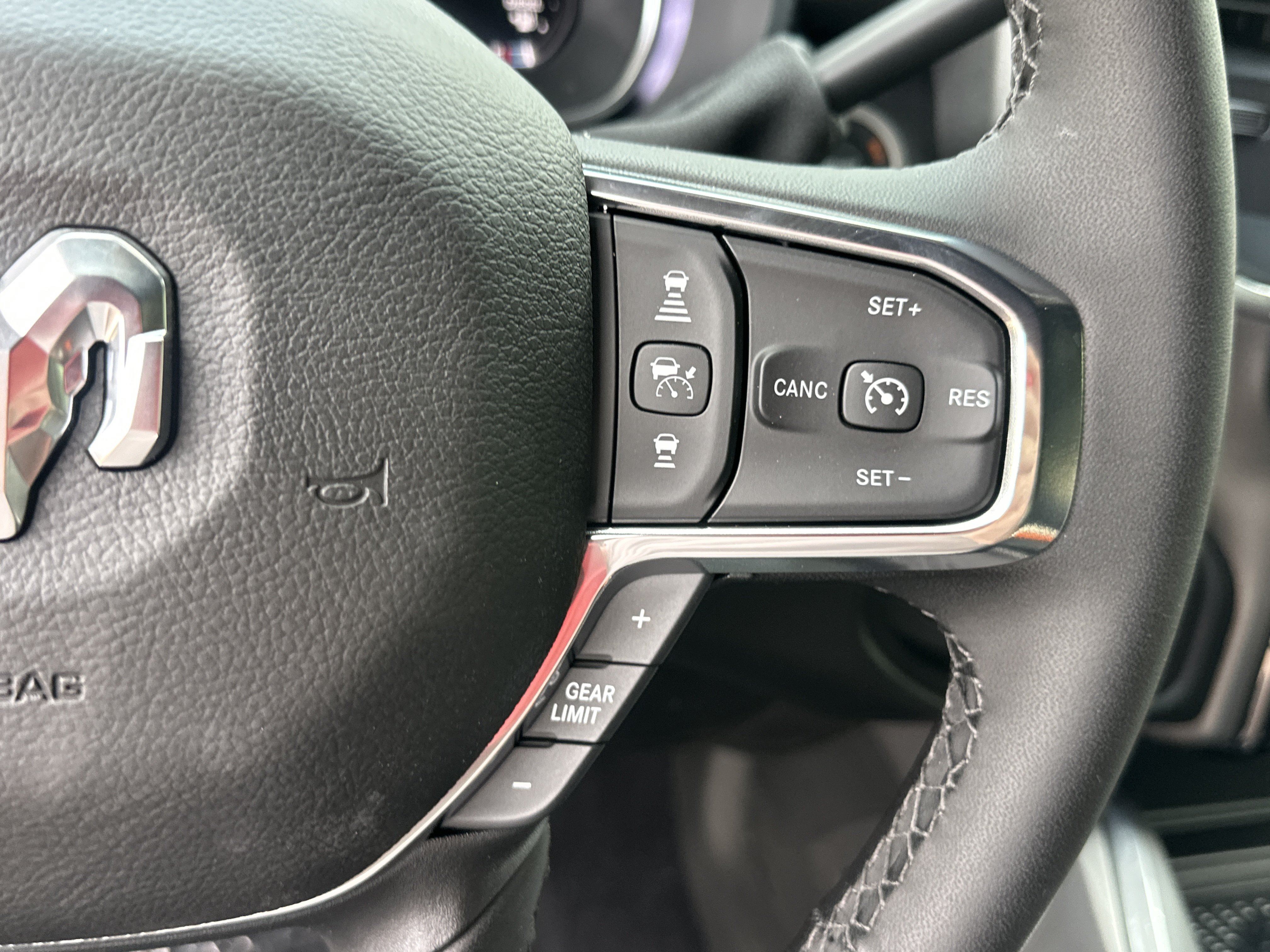 New 2026 RAM 2500 Laramie AWD/4WD image 12