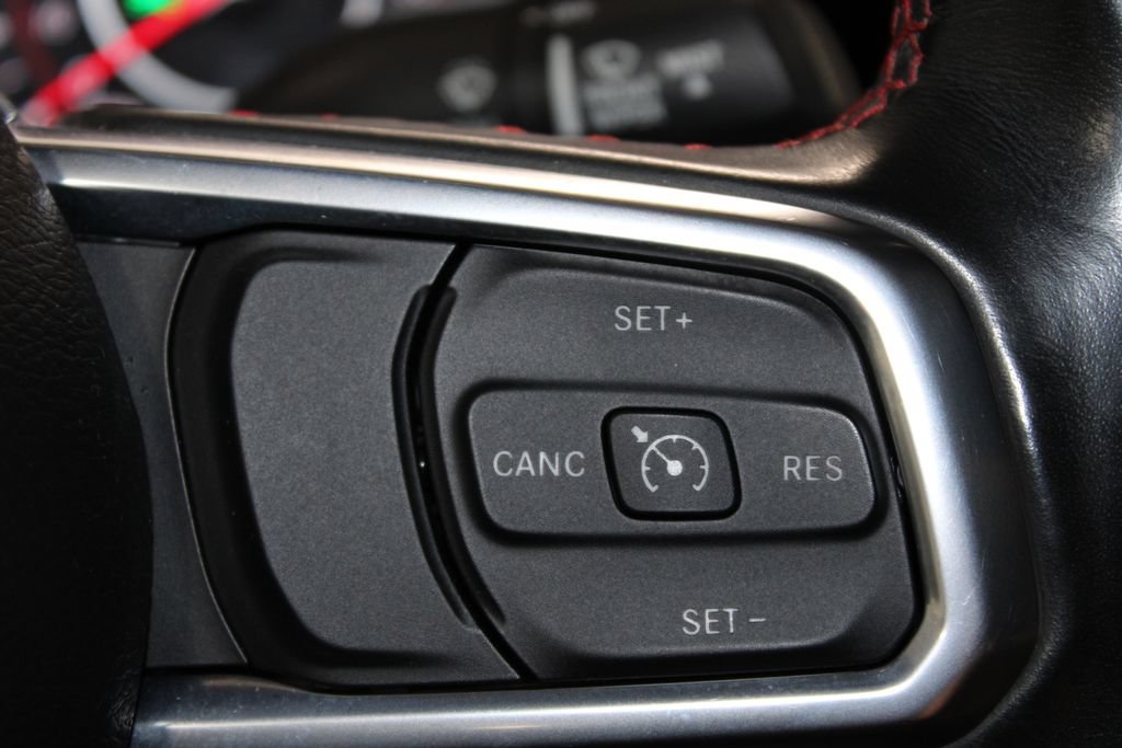 Used 2022 Jeep Gladiator Rubicon w/ Cold Weather Group AWD/4WD image 32