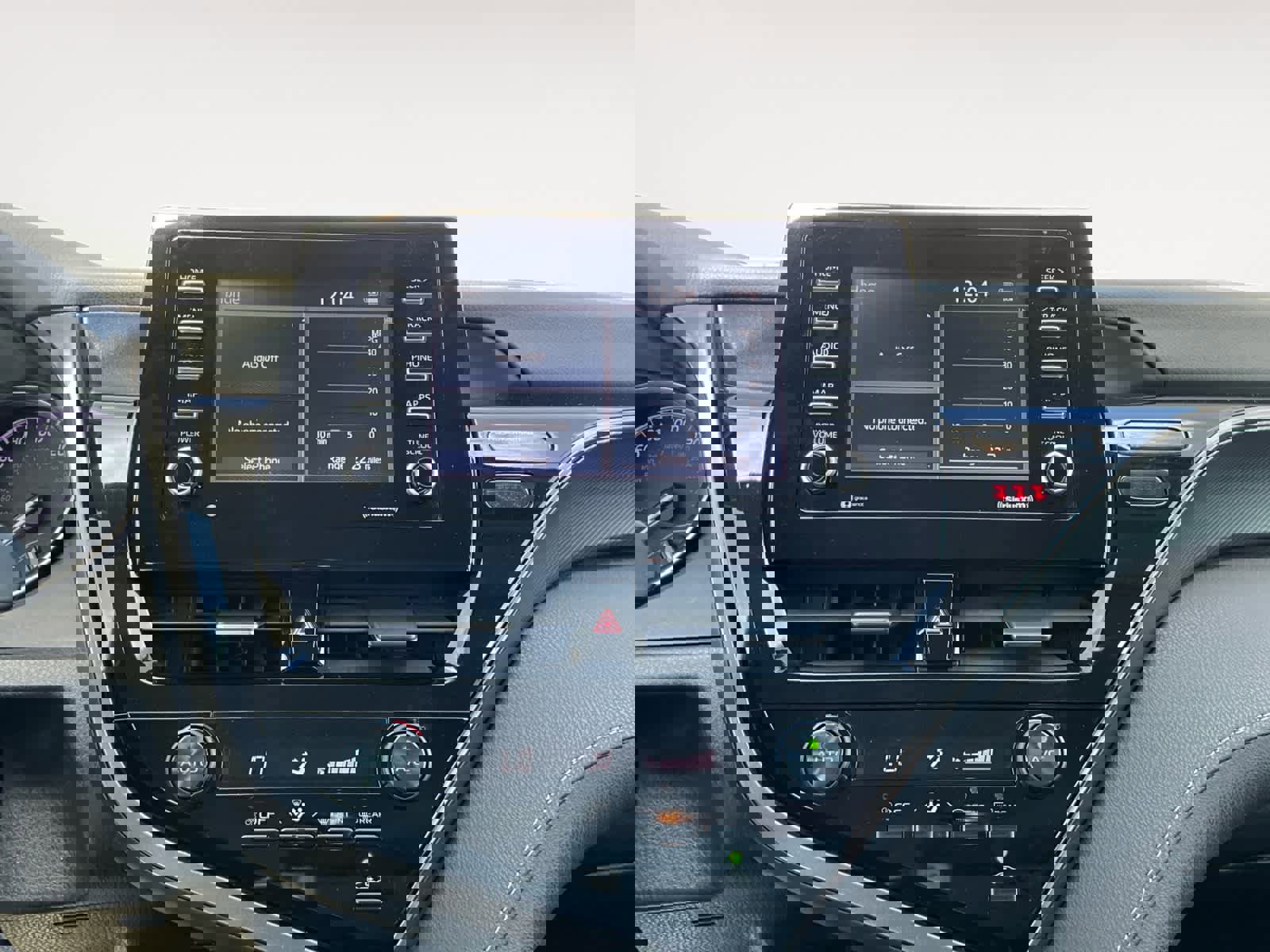 Used 2021 Toyota Camry SE FWD image 16