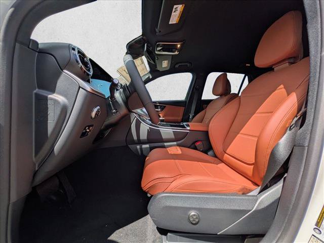 Used 2026 Mercedes-Benz GLC 300 image 4