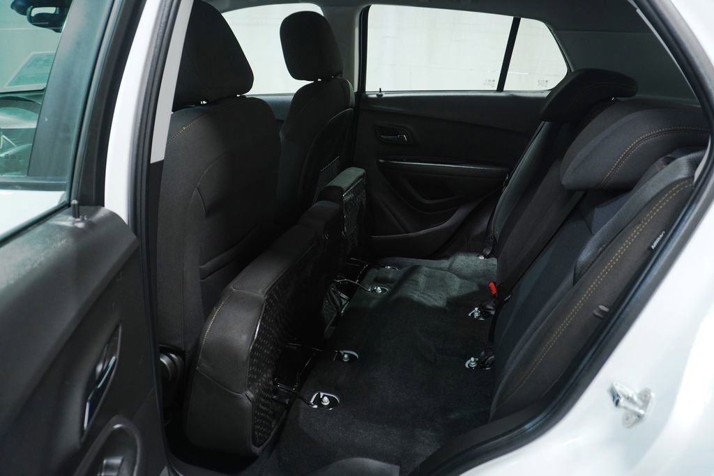 Used 2020 Chevrolet Trax LS image 13