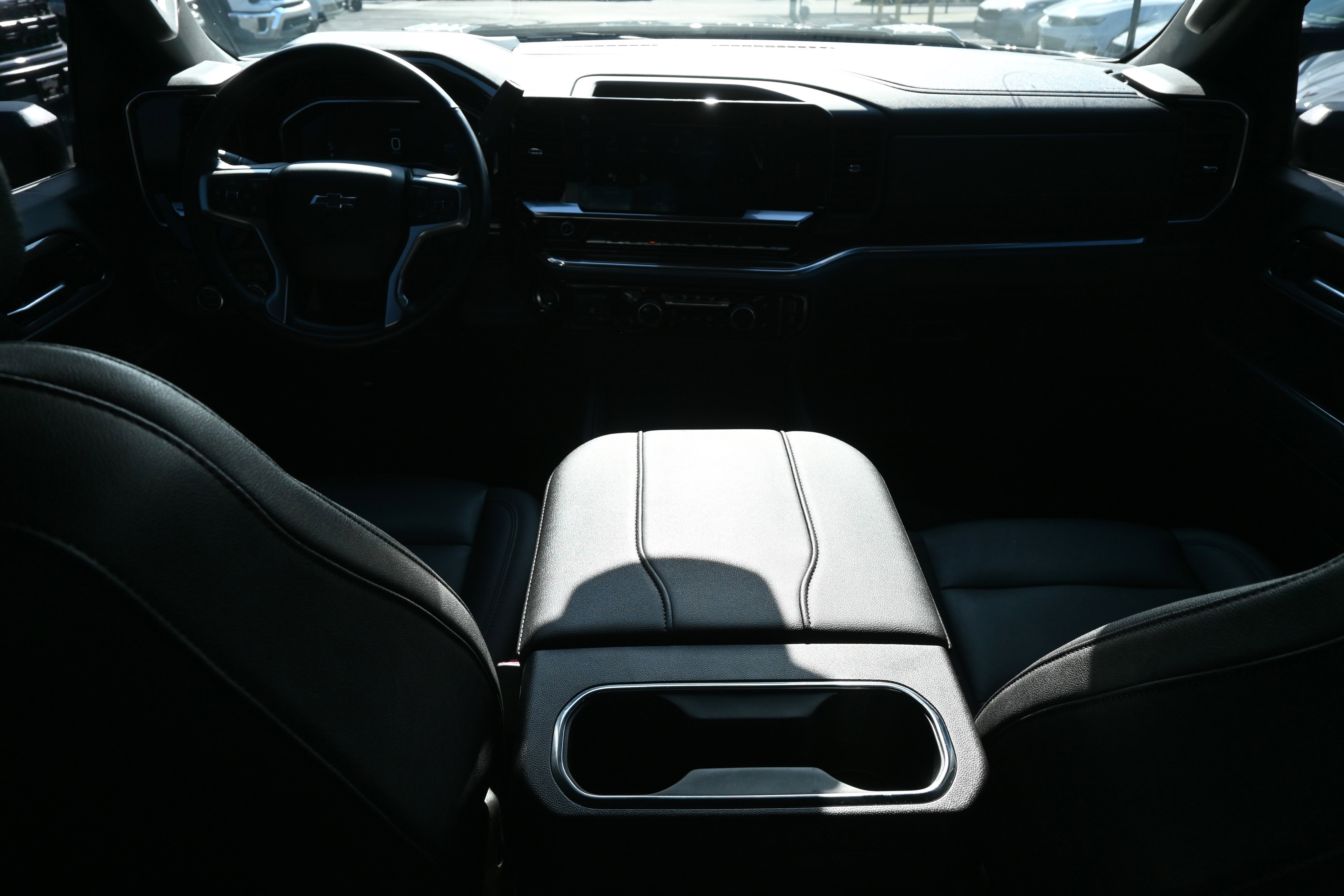 Used 2024 Chevrolet Silverado 2500 LT w/ Midnight Edition image 3