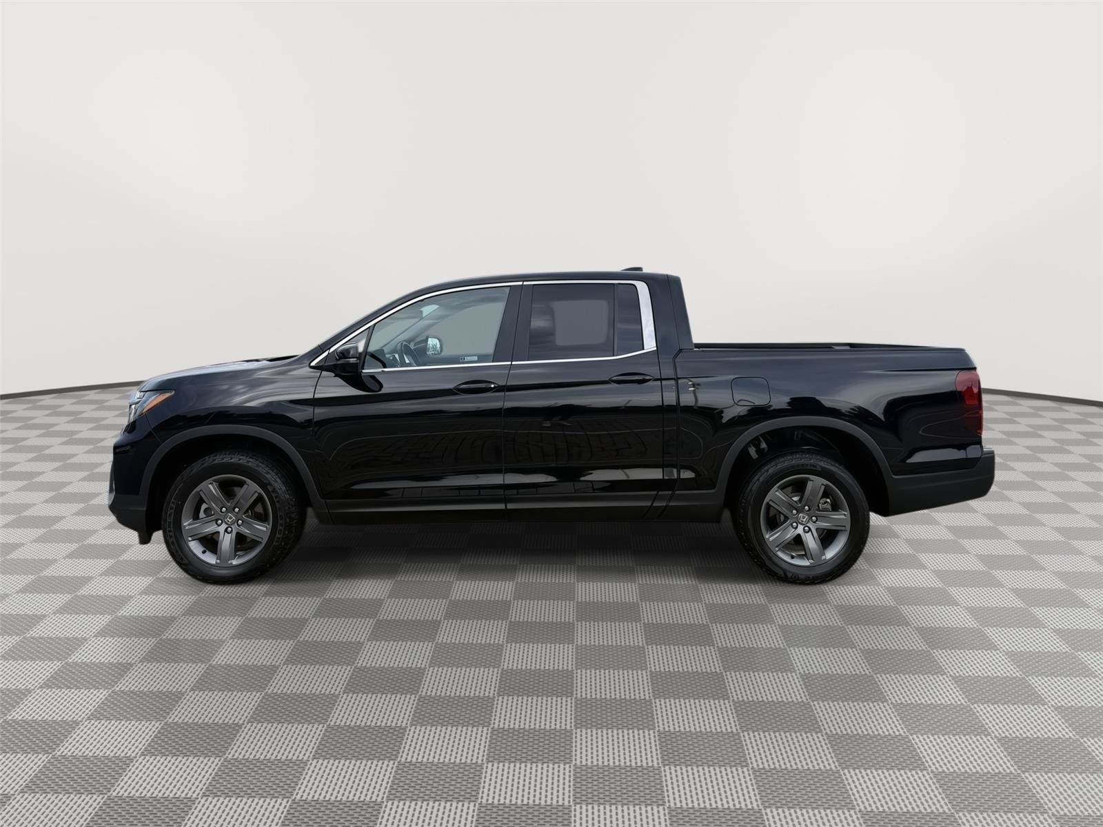 Certified 2023 Honda Ridgeline RTL image 3
