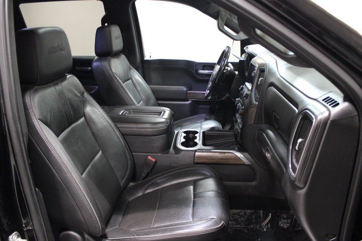 Used 2019 Chevrolet Silverado 1500 High Country w/ Technology Package AWD/4WD image 26