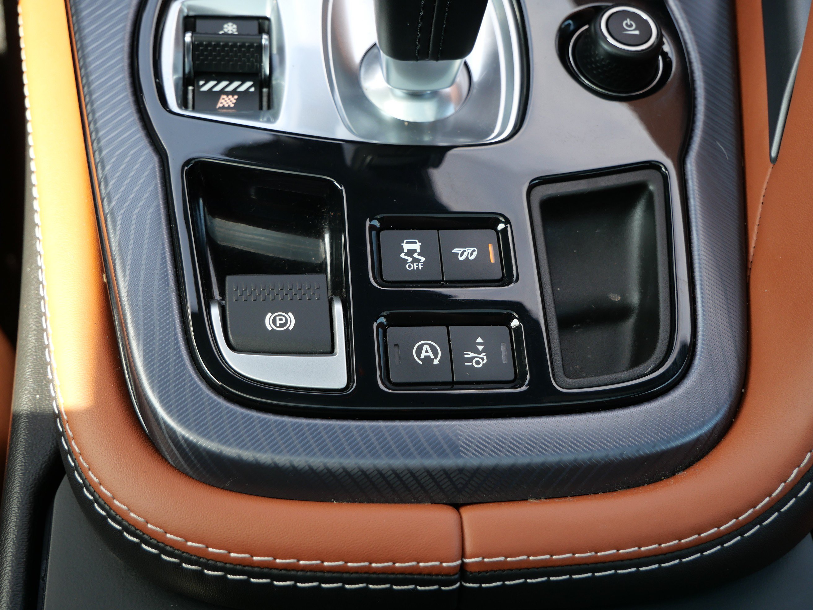 Certified 2023 Jaguar F-TYPE R-Dynamic AWD/4WD image 19
