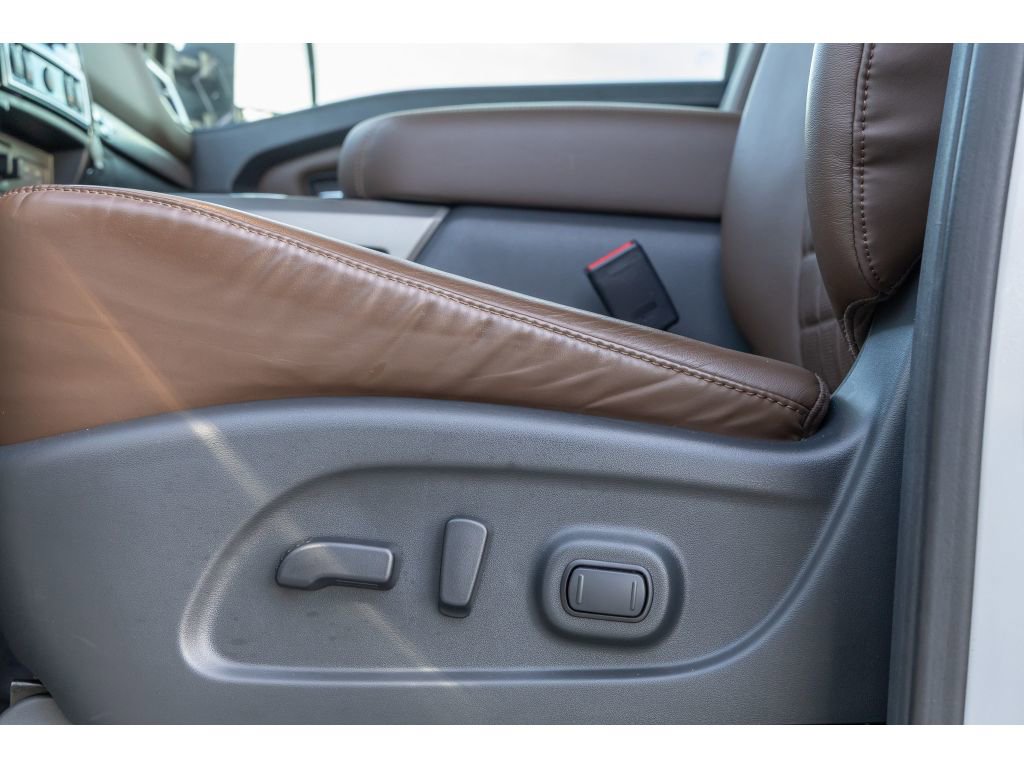 Used 2021 Nissan Titan Platinum Reserve w/ Moonroof Package image 17