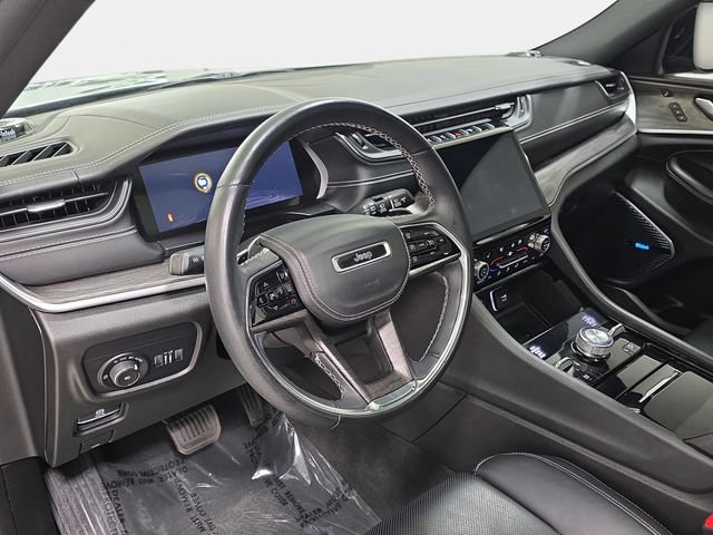 Used 2021 Jeep Grand Cherokee L Overland w/ Luxury Tech Group IV AWD/4WD image 16