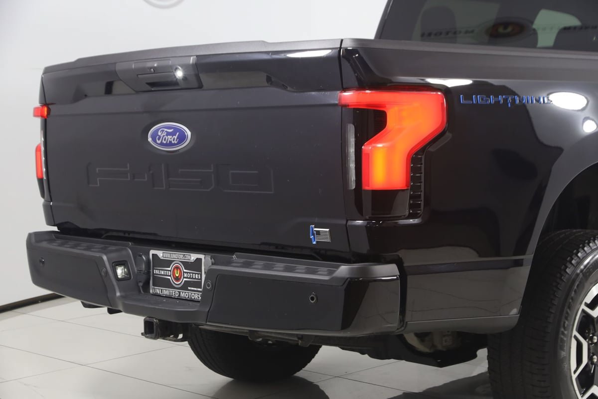 Used 2023 Ford F150 Lightning XLT AWD/4WD image 43
