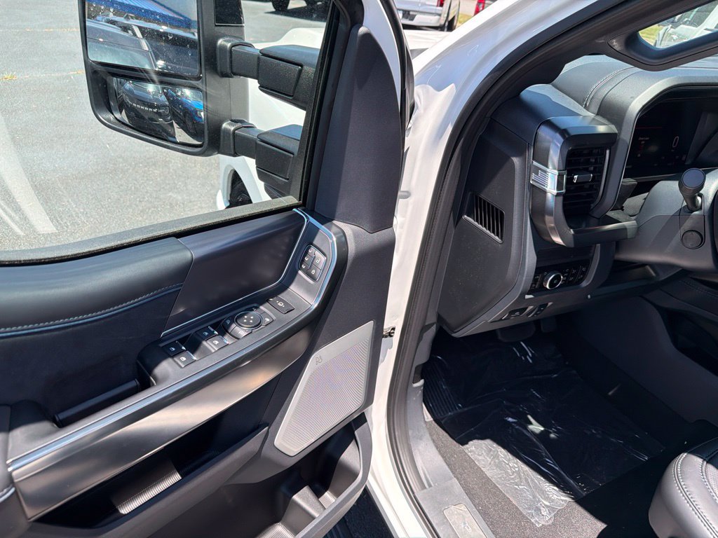 New 2026 Ford F350 4x4 Crew Cab Super Duty image 9
