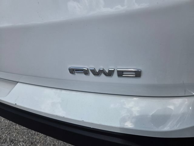Used 2024 GMC Terrain SLE AWD/4WD image 13