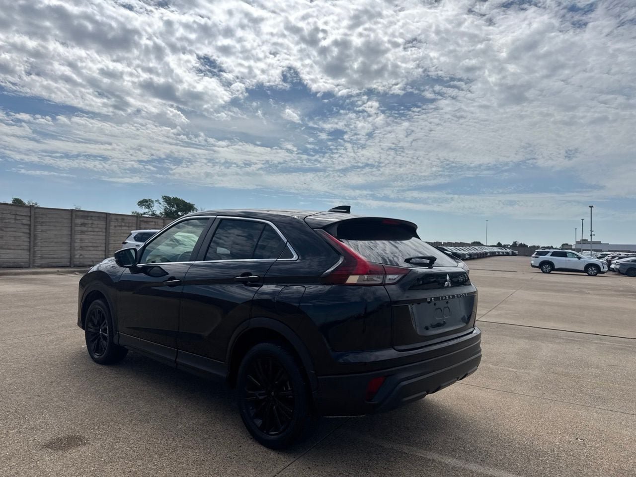 Used 2023 Mitsubishi Eclipse Cross LE AWD/4WD image 14