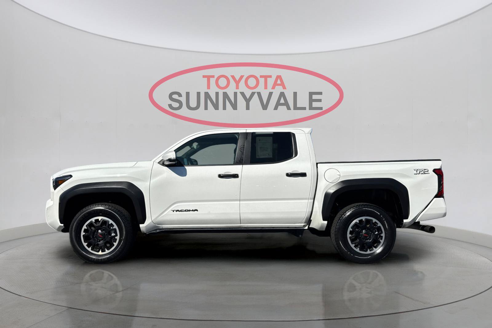 Used 2024 Toyota Tacoma TRD Off-Road w/ TRD Off Road Upgrade Package AWD/4WD image 6