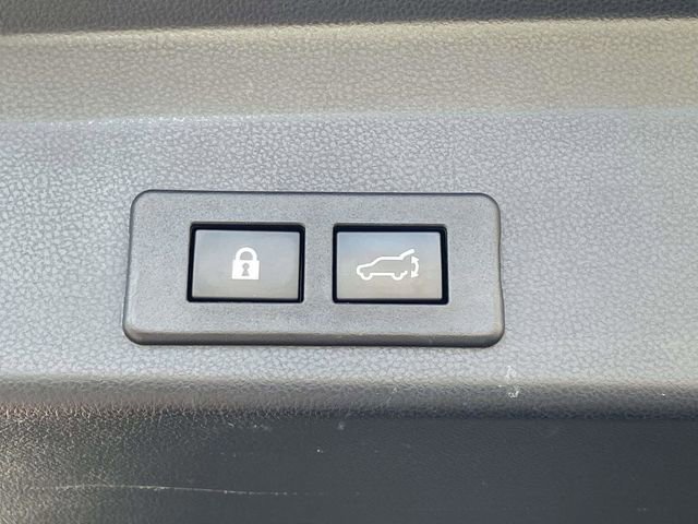Used 2020 Subaru Ascent Limited w/ Technology Package image 12