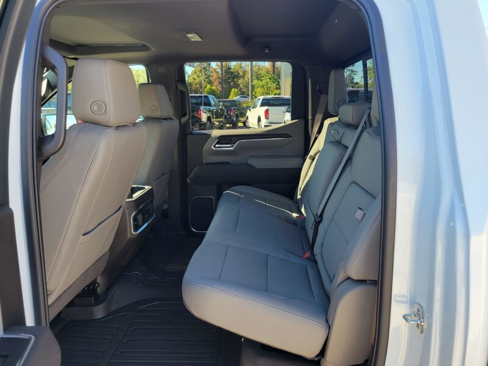 New 2026 GMC Sierra 1500 SLT image 27