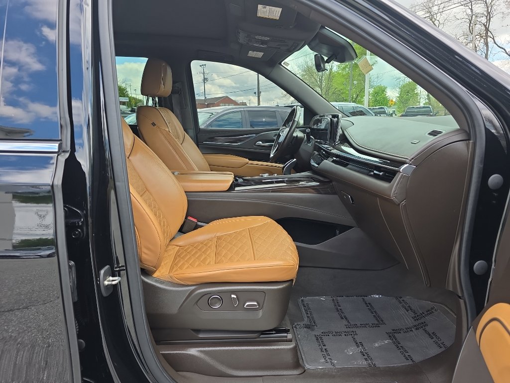 Used 2021 Cadillac Escalade ESV Premium Luxury AWD/4WD image 12