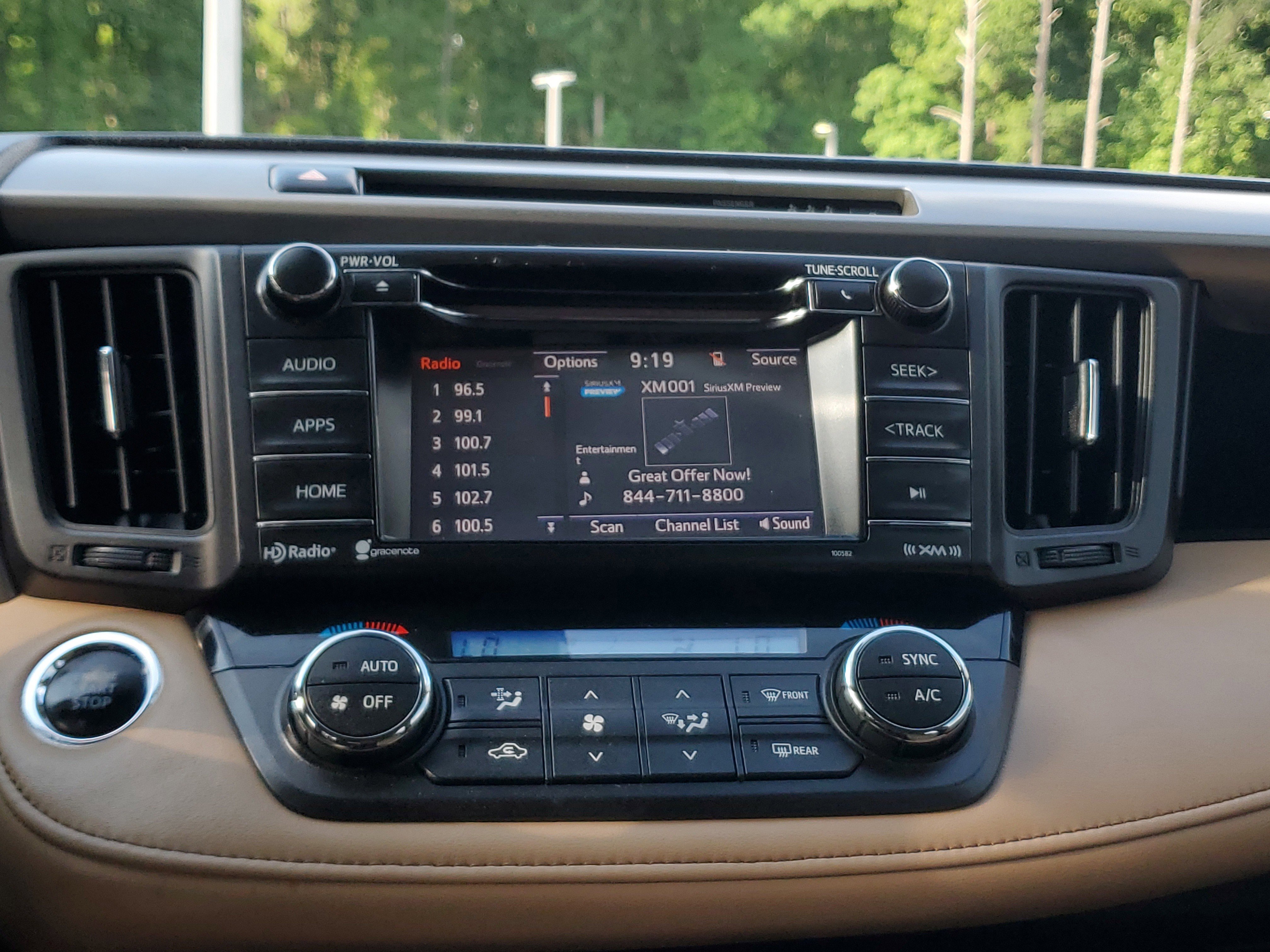 Used 2018 Toyota RAV4 XLE FWD image 24