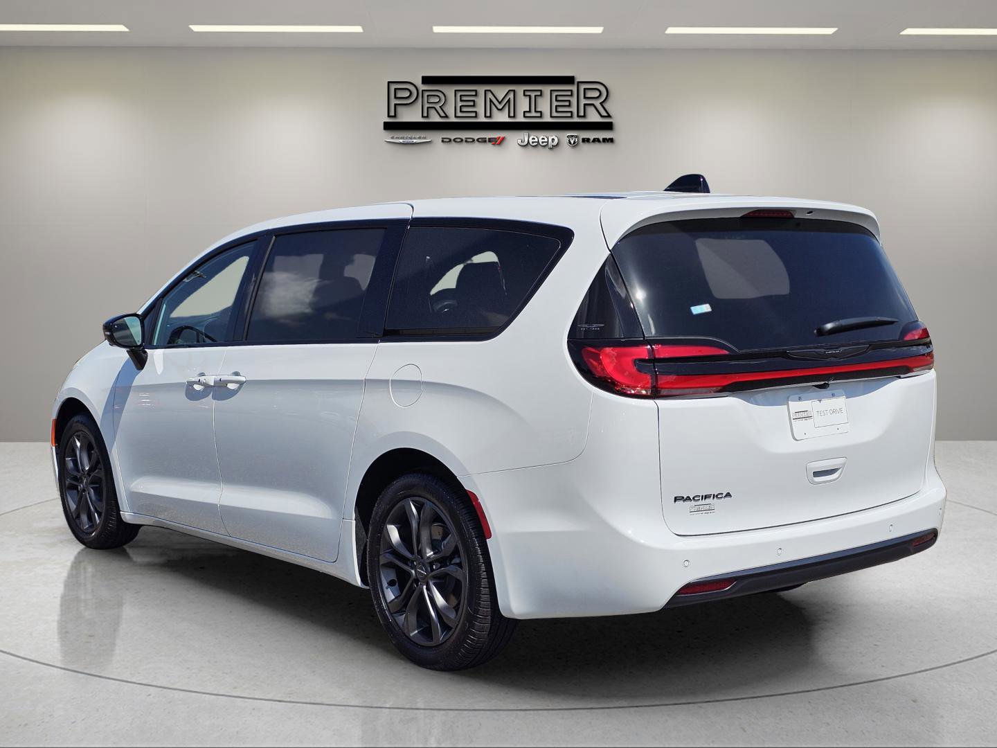 New 2026 Chrysler Pacifica Select image 12