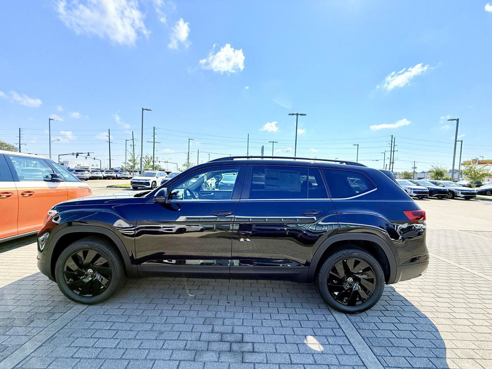 New 2026 Volkswagen Atlas SE image 5