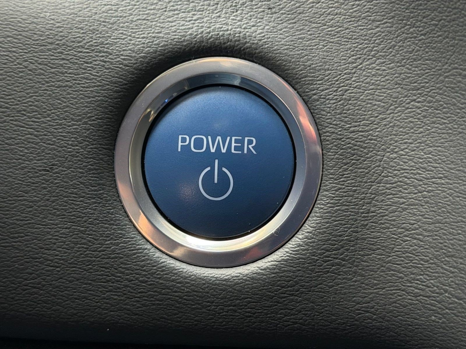 Used 2024 Toyota Sequoia Platinum AWD/4WD image 19
