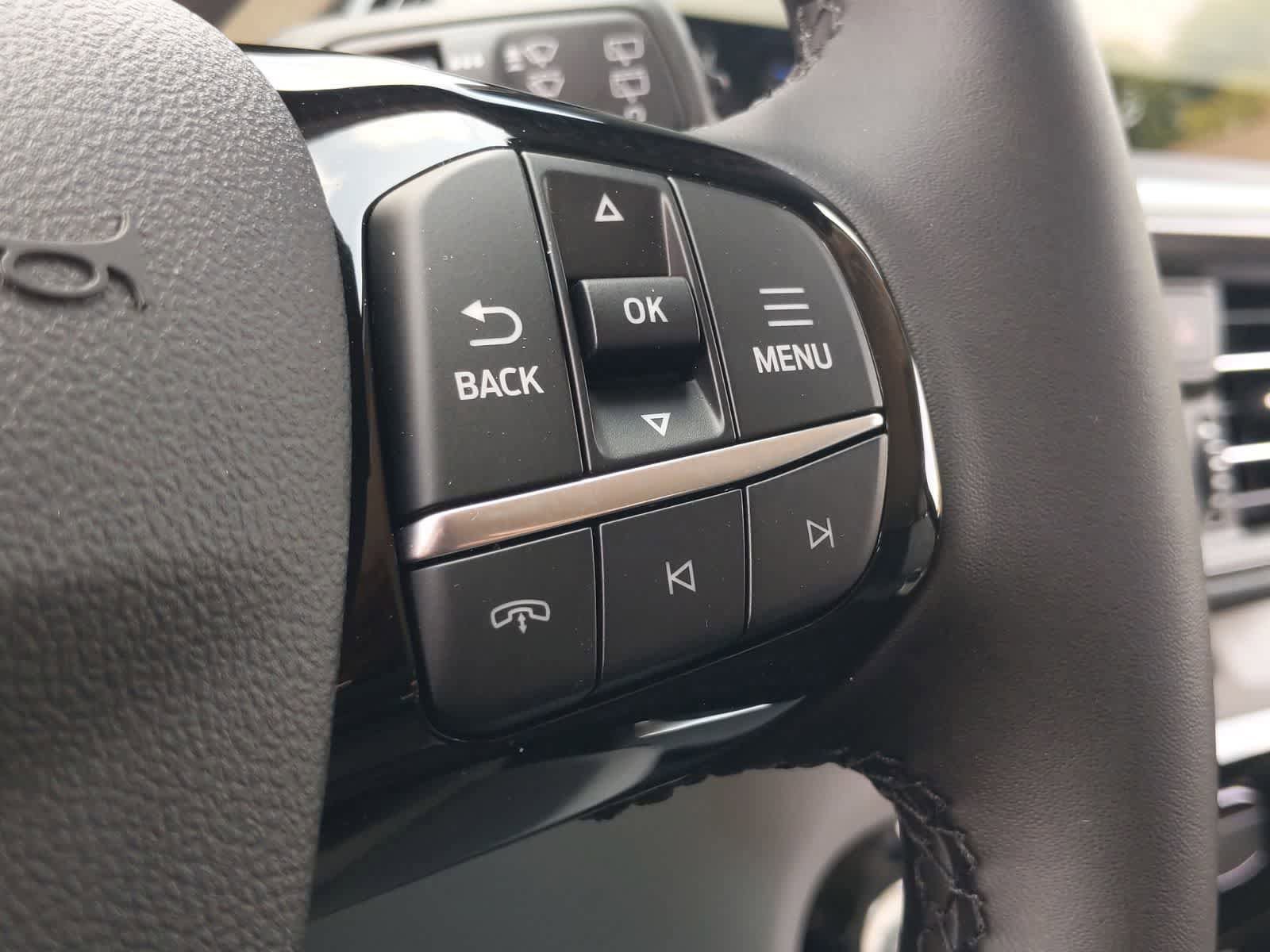 New 2024 Ford Escape SE FWD image 25