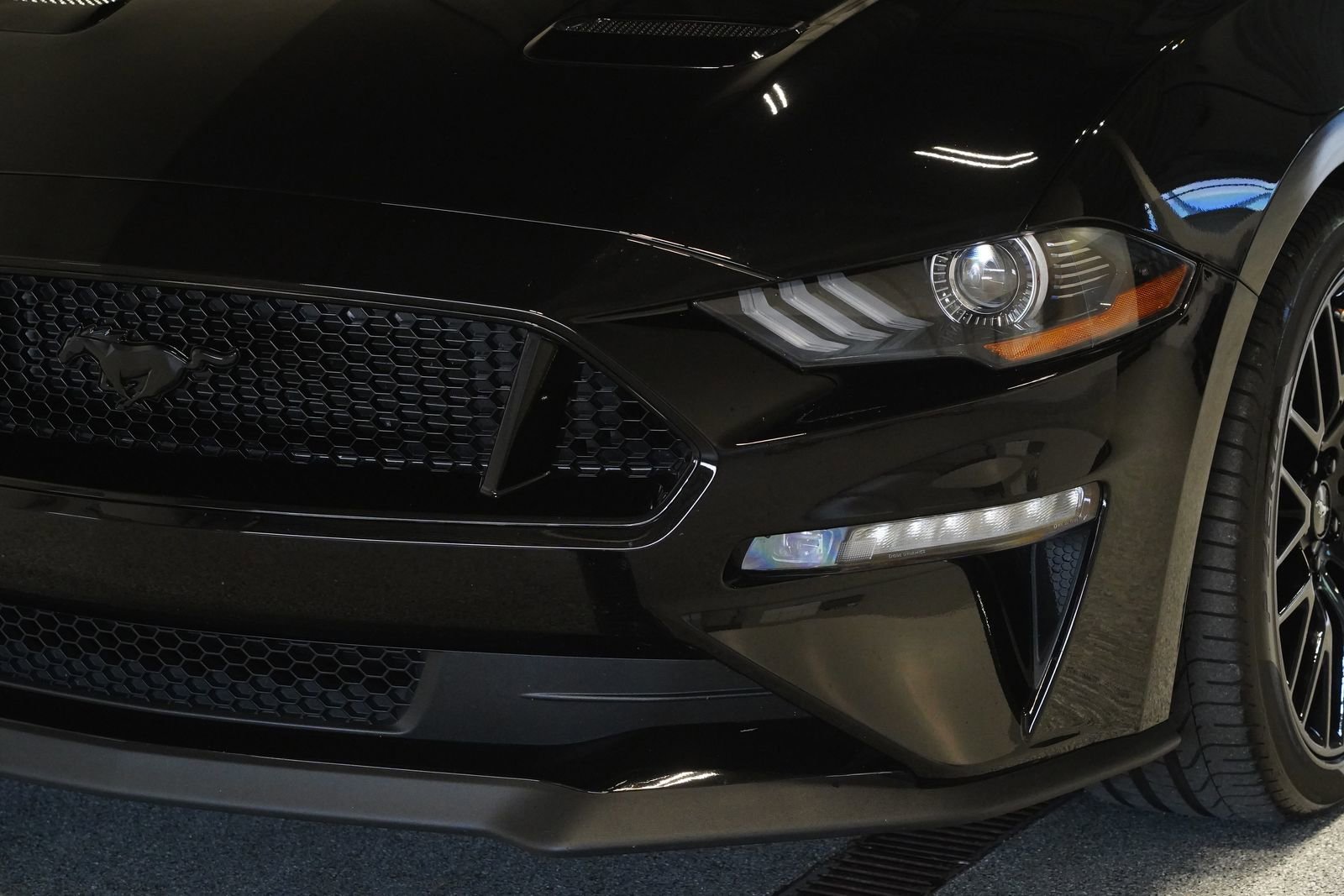 Used 2022 Ford Mustang GT Premium w/ GT Performance Package RWD image 6