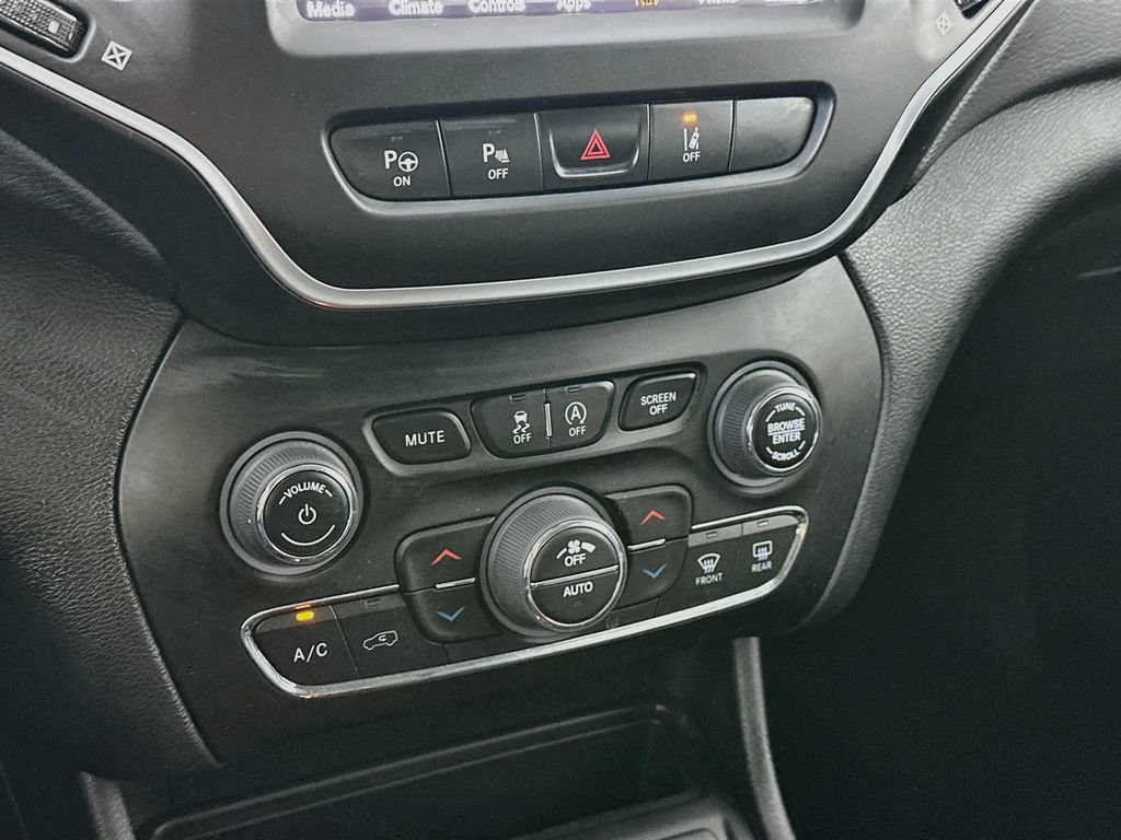 Used 2023 Jeep Cherokee Altitude Lux AWD/4WD image 18