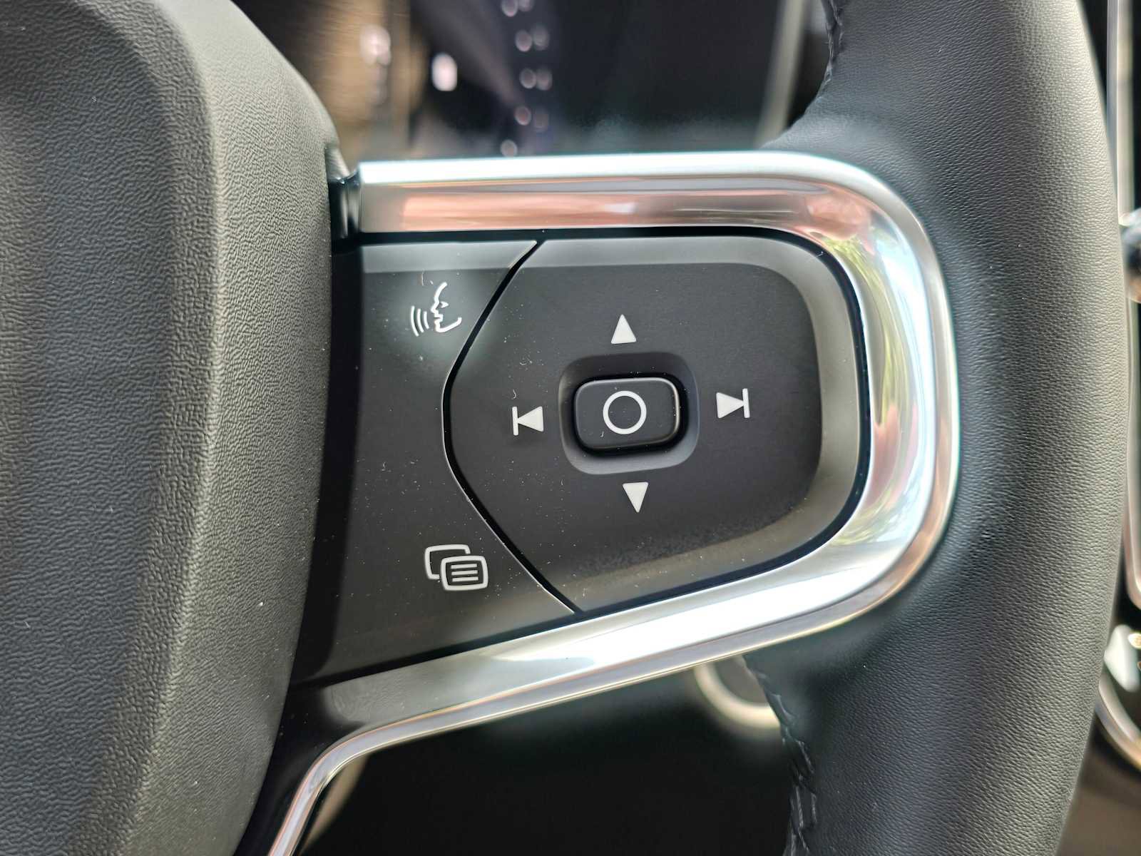 New 2026 Volvo XC40 B5 Plus w/ Protection Package Premier image 28