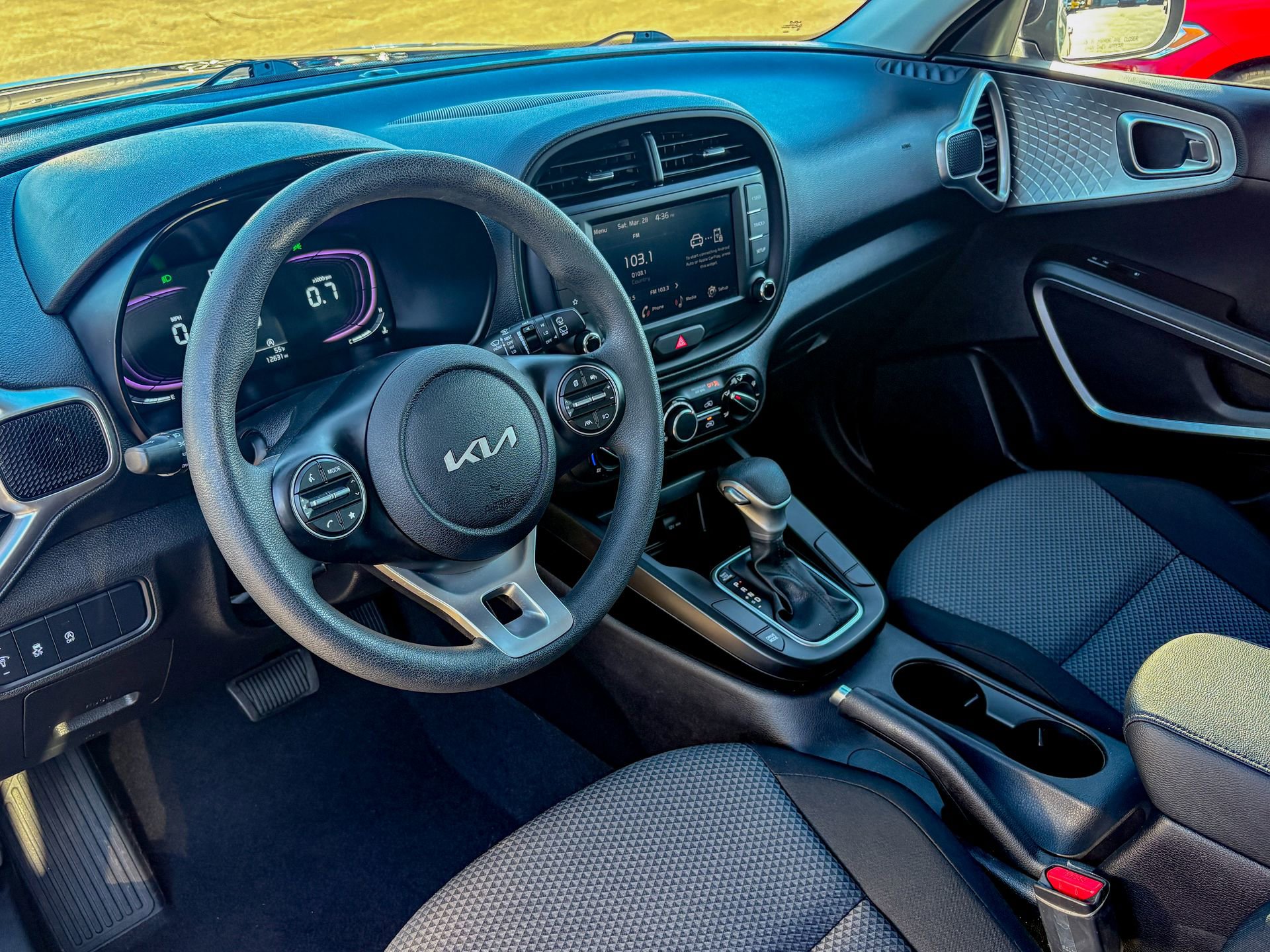 Used 2025 Kia Soul LX FWD image 16