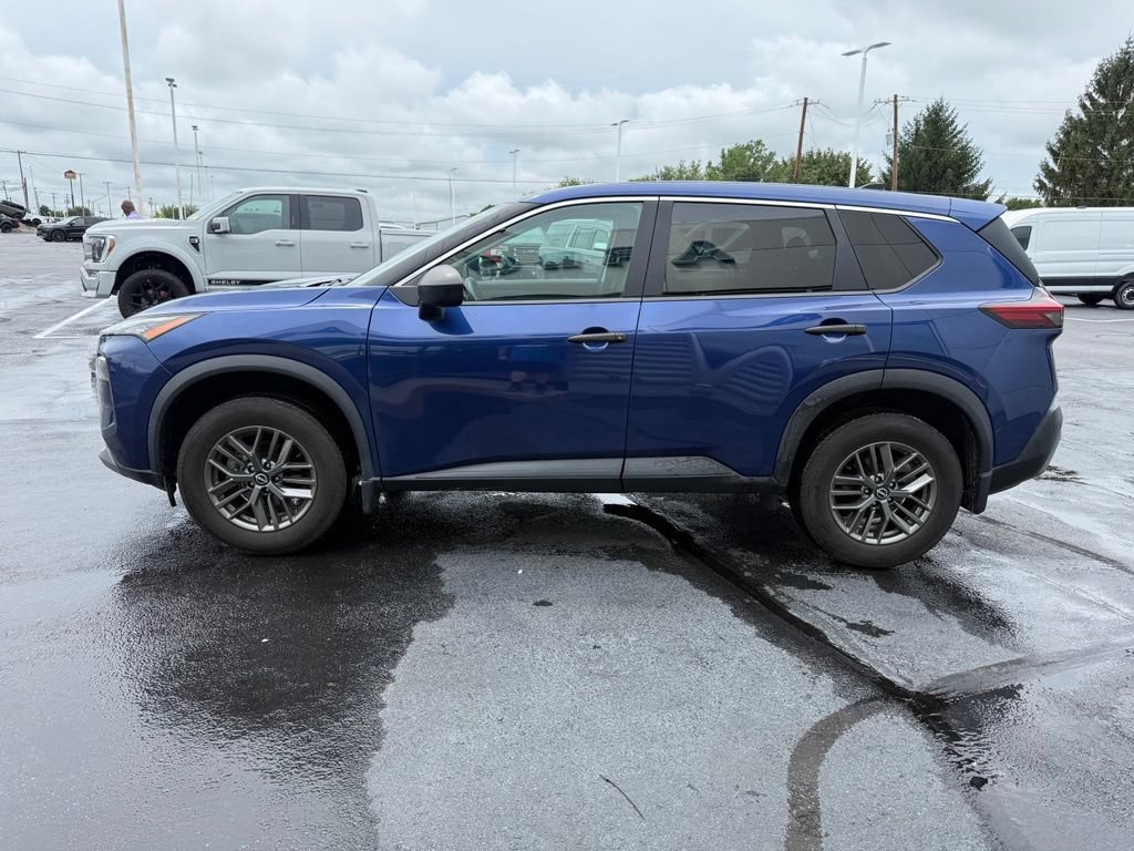 Used 2023 Nissan Rogue S AWD/4WD image 9