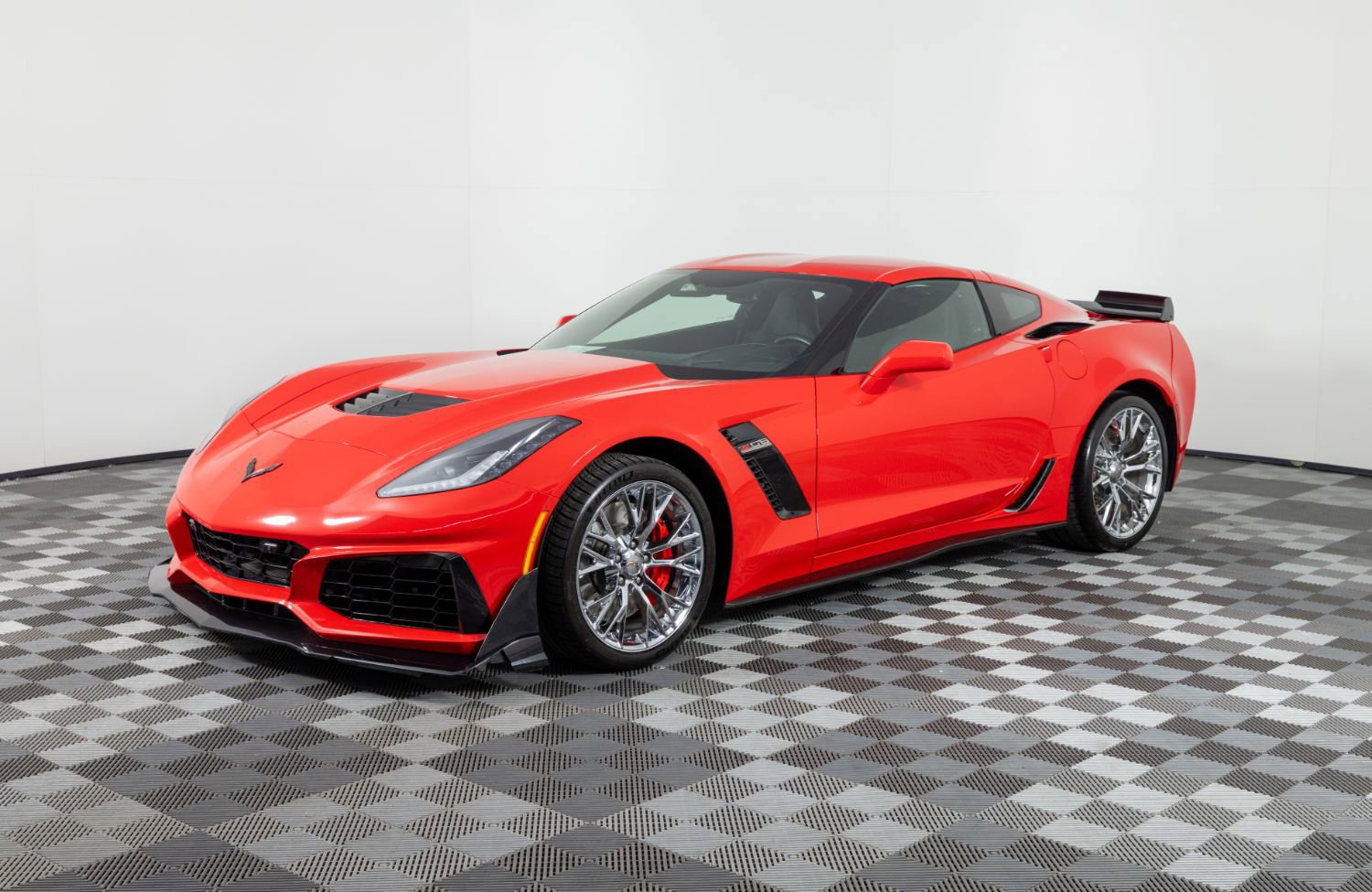 Used 2019 Chevrolet Corvette Z06 image 1