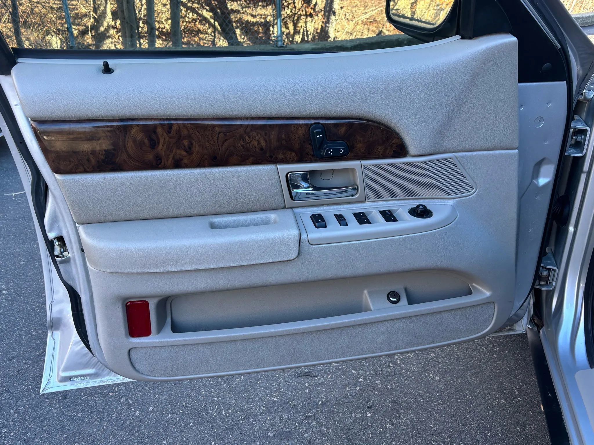 Used 2009 Mercury Grand Marquis LS image 12