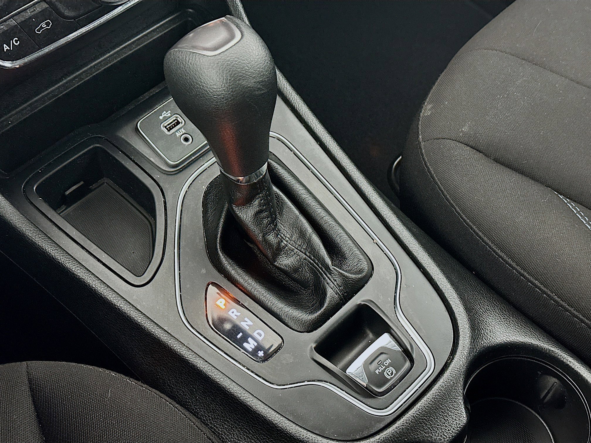 Used 2019 Jeep Cherokee Latitude w/ Popular Appearance Group image 21