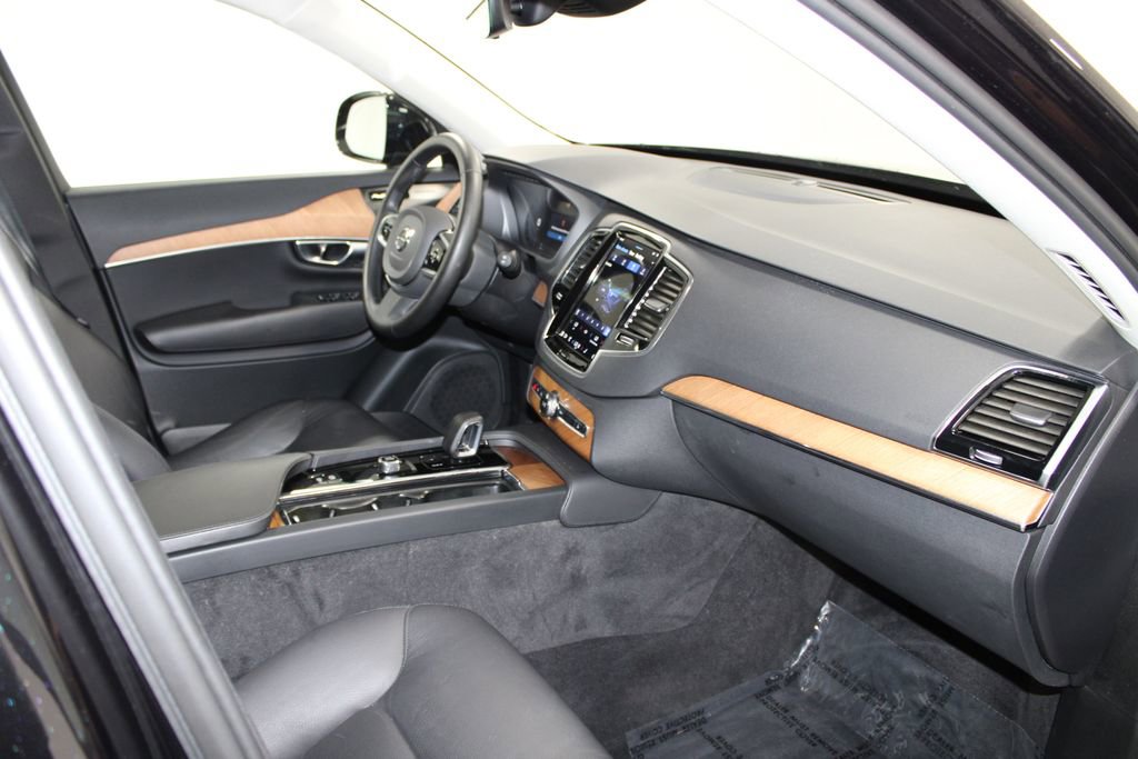 Used 2024 Volvo XC90 T8 Plus w/ Protection Package Premier AWD/4WD image 31
