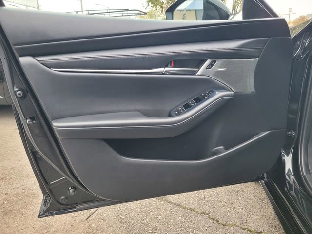 Used 2019 MAZDA MAZDA3 AWD Hatchback w/ Preferred Pkg image 16