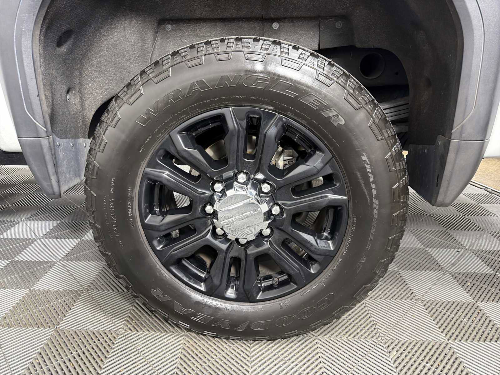 Used 2020 GMC Sierra 2500 Denali w/ Denali Ultimate Package AWD/4WD image 17