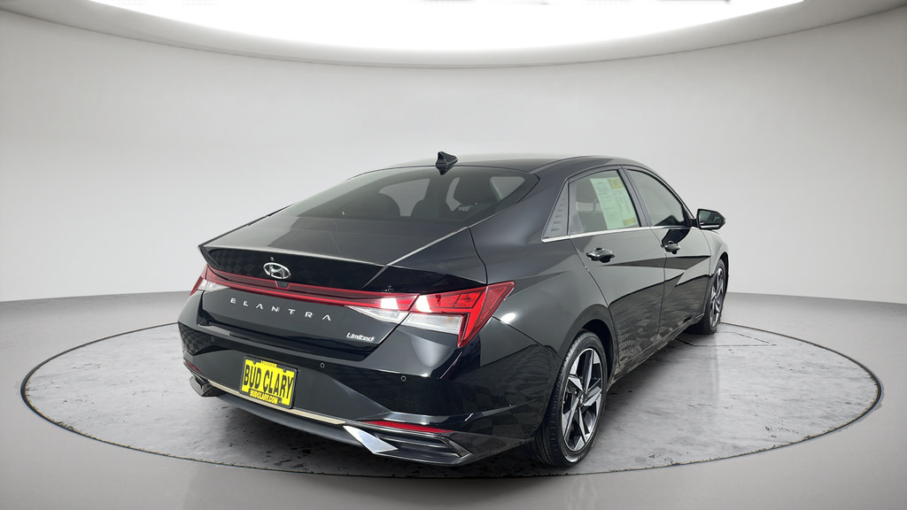 Used 2022 Hyundai Elantra Limited w/ Cargo Package FWD image 3