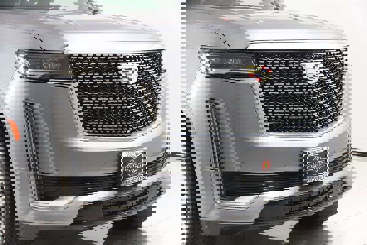 Used 2022 Cadillac Escalade ESV Premium Luxury image 48