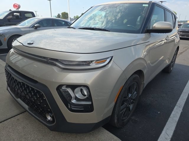 Used 2020 Kia Soul EX FWD image 2