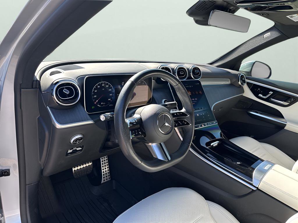 Used 2024 Mercedes-Benz GLC 300 4MATIC w/ AMG Line image 23