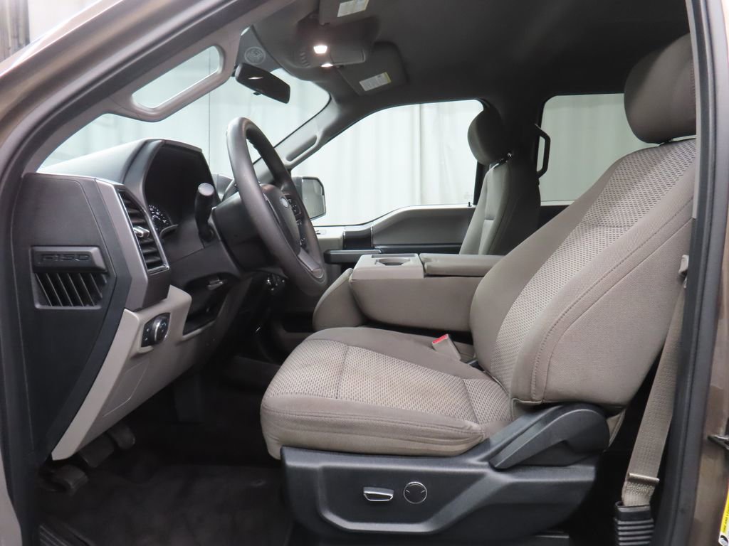 Used 2017 Ford F150 XLT AWD/4WD image 12