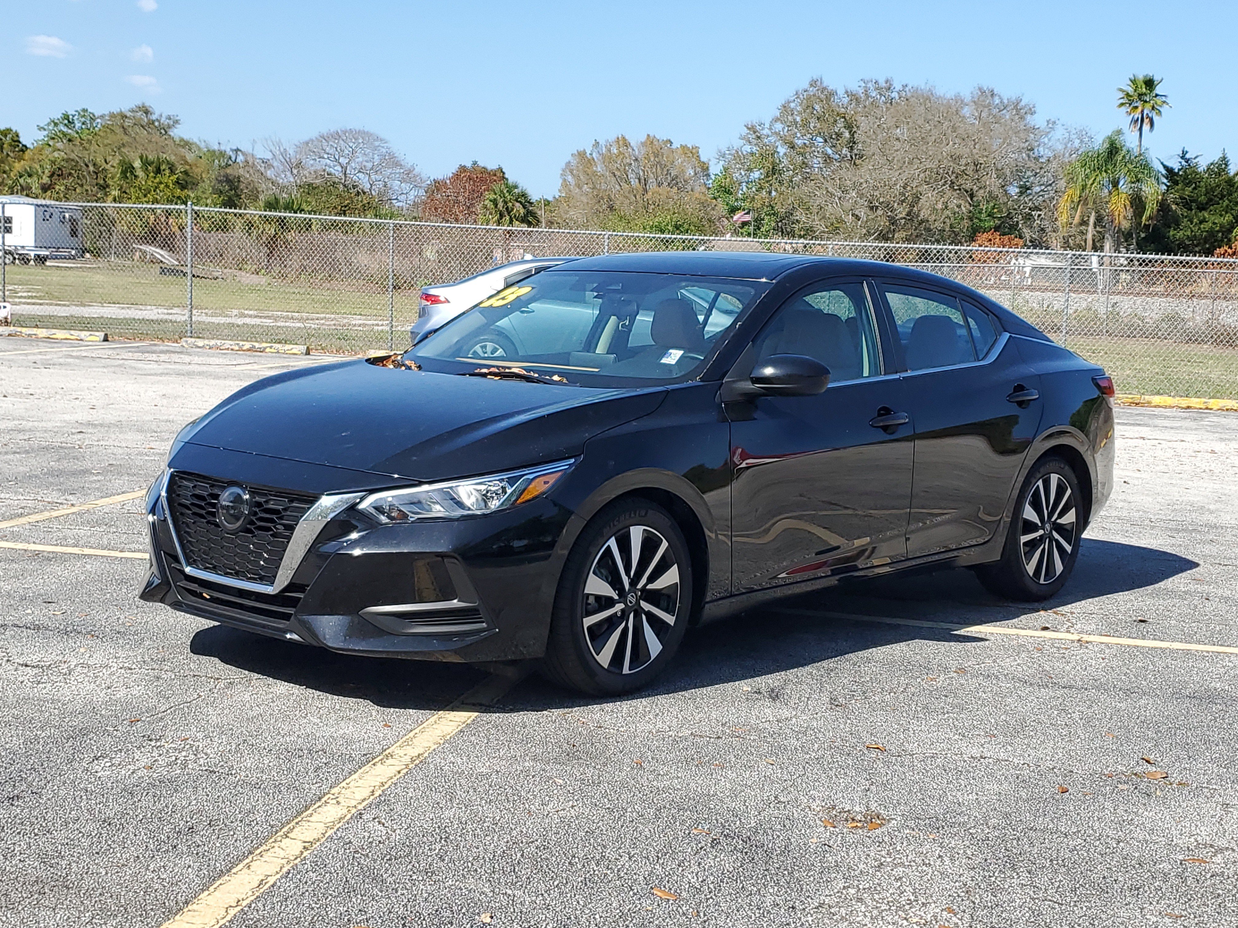 Used 2023 Nissan Sentra SV w/ SV Premium Package FWD image 2