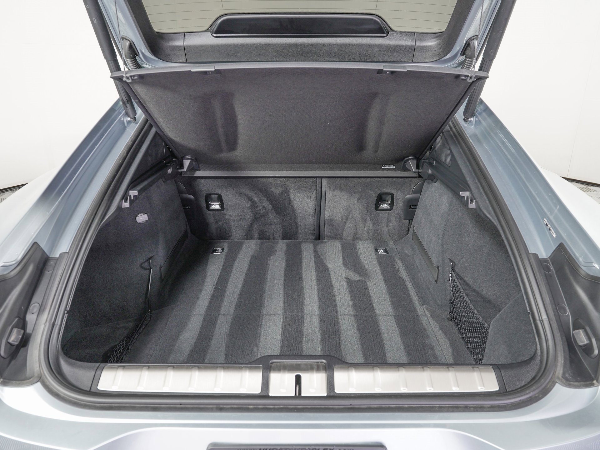 Used 2026 Porsche Panamera image 11