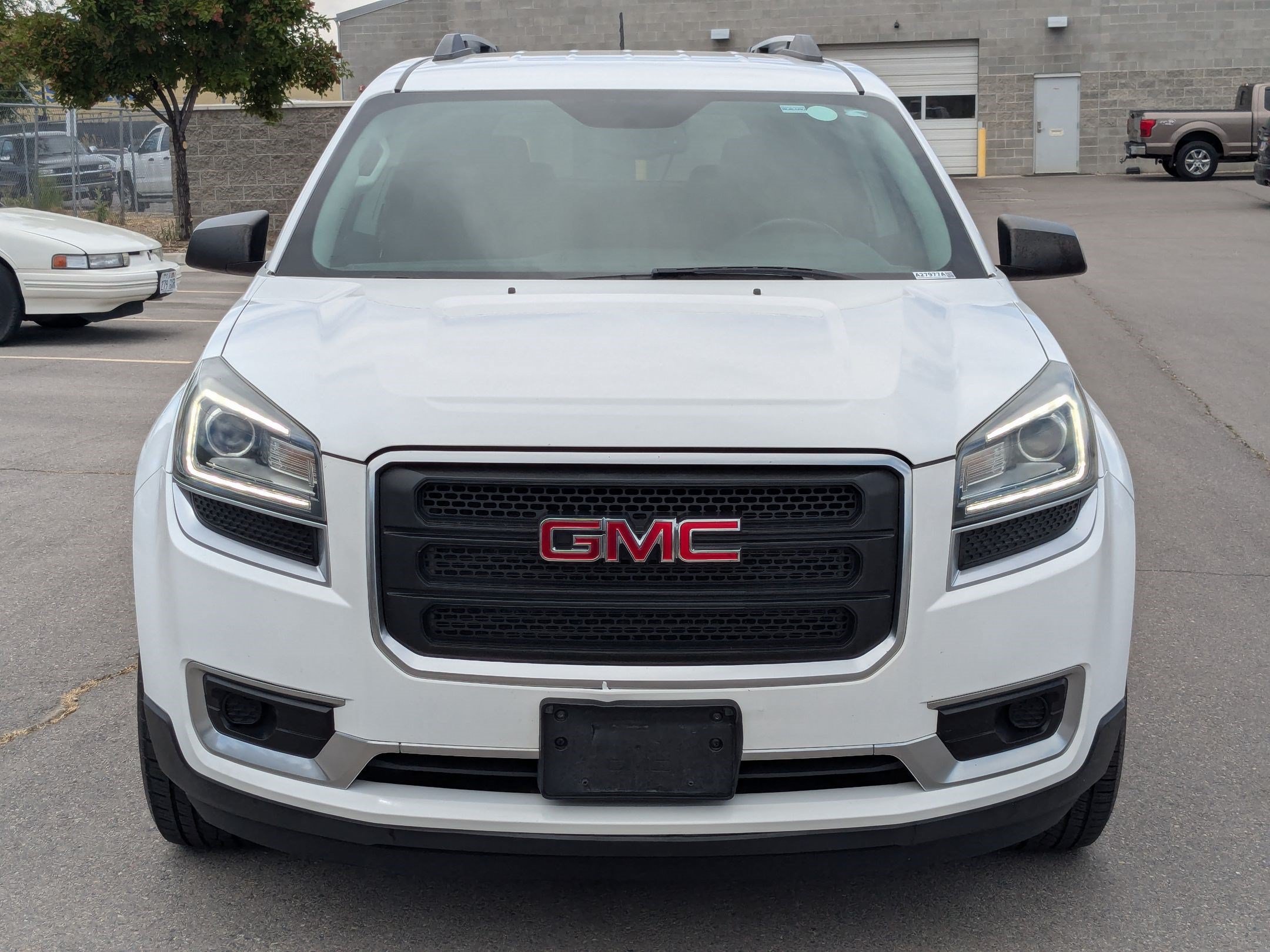 Used 2016 GMC Acadia SLE AWD/4WD image 9