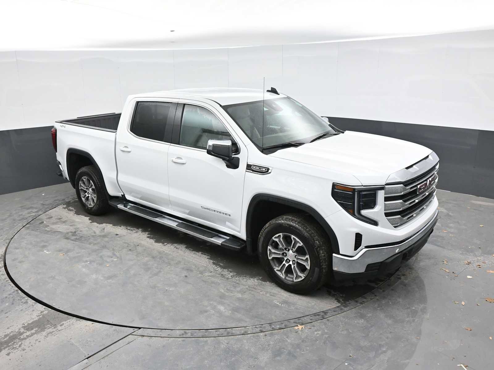 New 2026 GMC Sierra 1500 SLE w/ Preferred Package AWD/4WD image 33