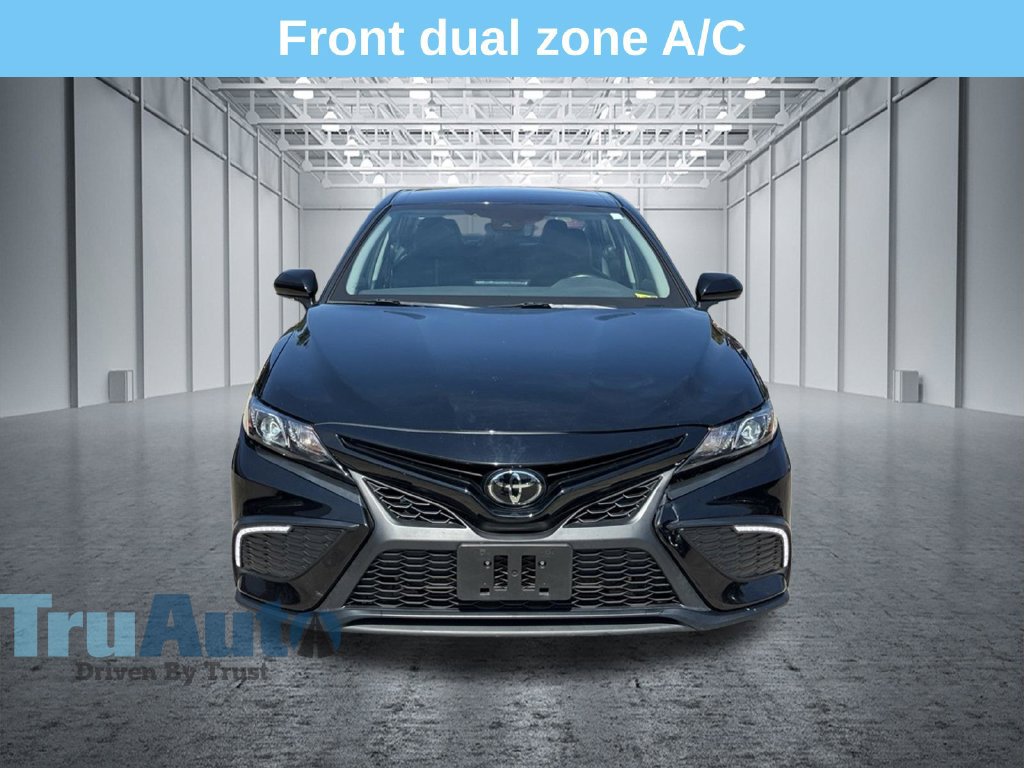 Used 2024 Toyota Camry SE FWD image 2