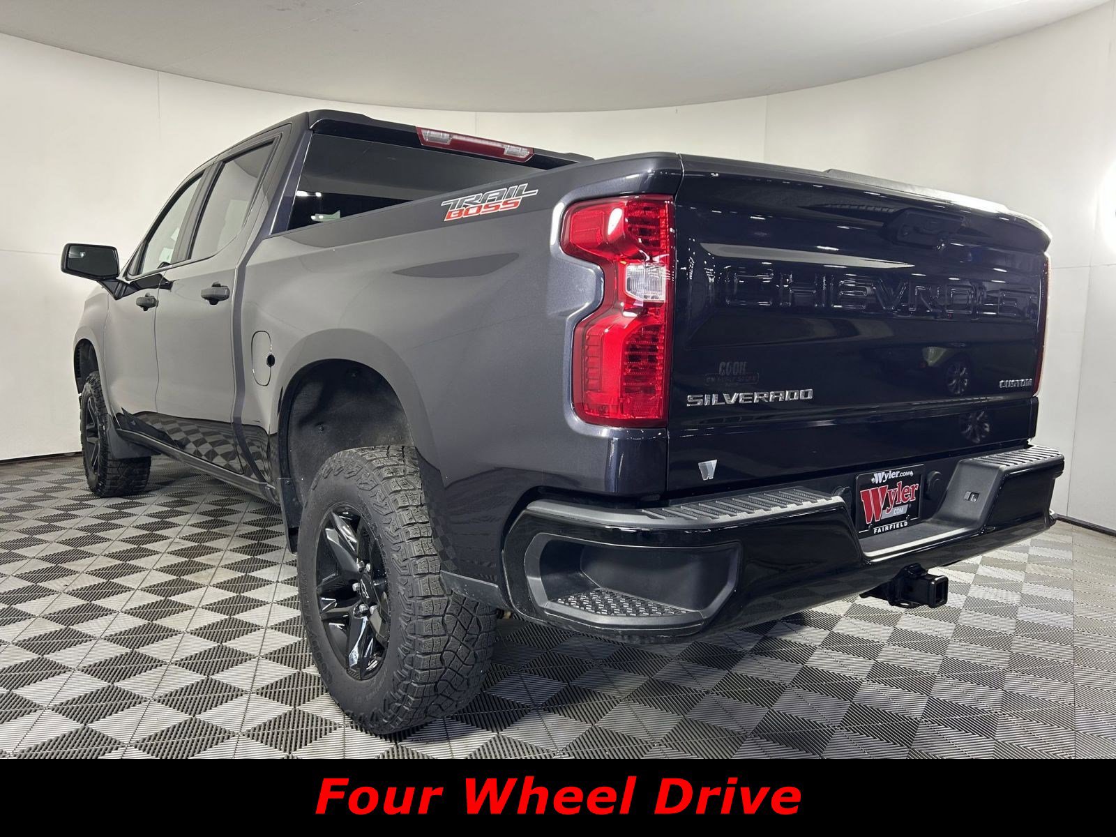 Used 2024 Chevrolet Silverado 1500 Custom Trail Boss AWD/4WD image 4