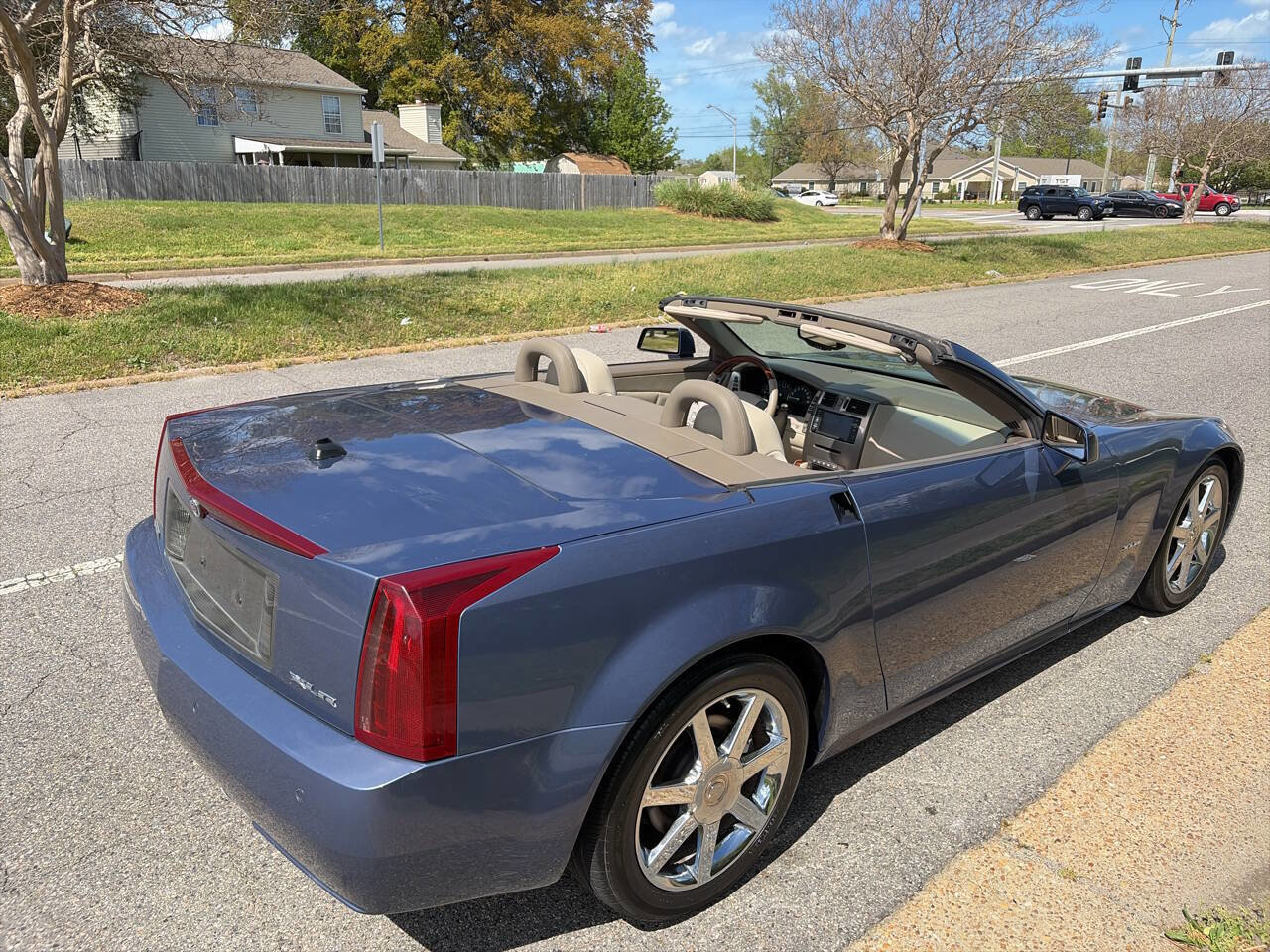 Used 2005 Cadillac XLR RWD image 26
