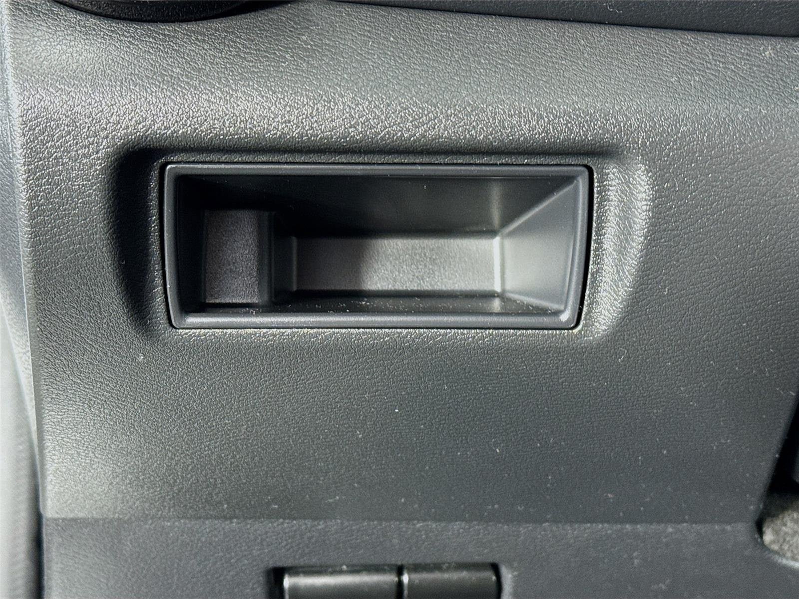 Certified 2025 Nissan Versa SR FWD image 10