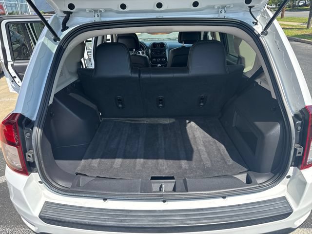 Used 2017 Jeep Compass Latitude AWD/4WD image 27